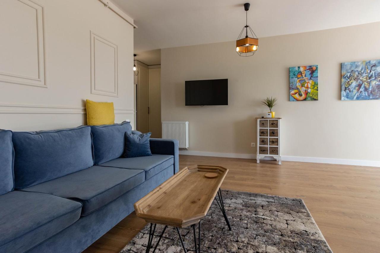Ares Apartment